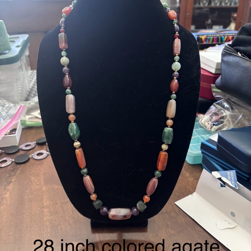 Elegant Multicolor Agate Necklace